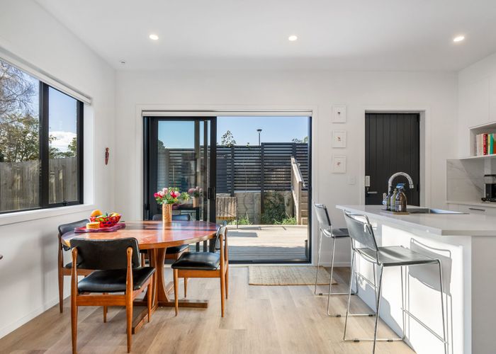  at 33 Meg Lane, Glen Eden, Waitakere City, Auckland