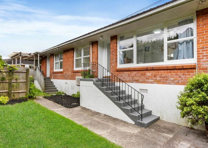  at 2/45 Merani Street, Narrow Neck, Auckland