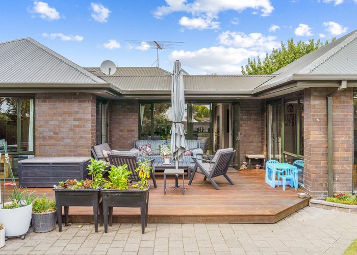  at 2/90 Woodham Road, Linwood, Christchurch