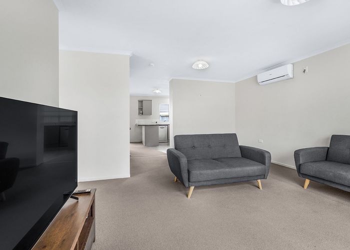  at 43 Gordon Davies Lane, Huntington, Hamilton