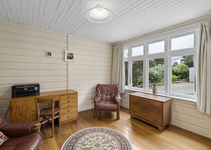  at 35 Hicks Crescent, Waikanae Beach, Waikanae