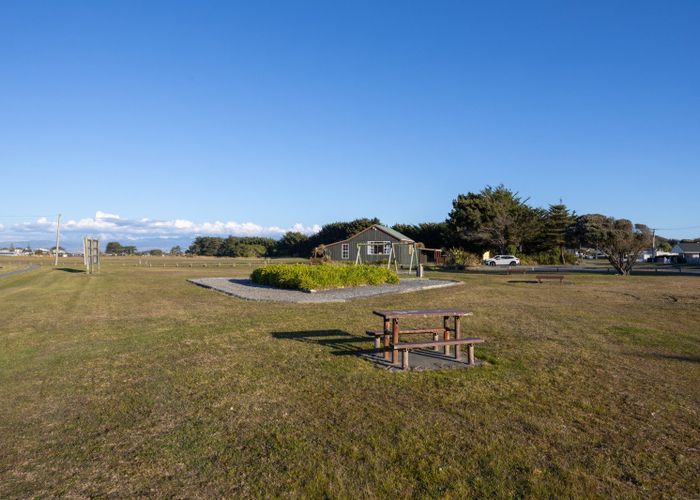  at 2 Ocean Beach Street, Foxton Beach, Horowhenua, Manawatu / Whanganui