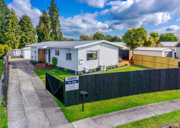  at 11 Purcell Place, Melville, Hamilton