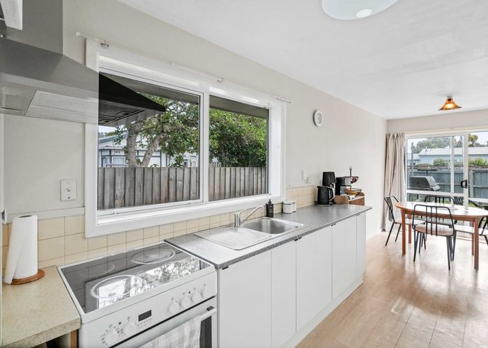  at 2/118 Estuary Road, South New Brighton, Christchurch