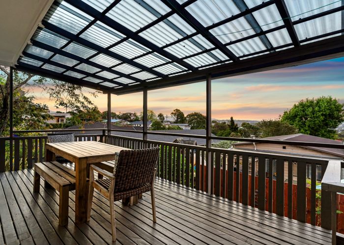  at 2/24 Longreach Drive, Sunnyvale, Waitakere City, Auckland