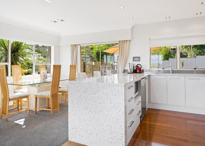  at 52 Chelsea View Drive, Chatswood, North Shore City, Auckland