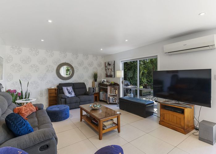 For sale 2/94 Waipuna Road, Mount Wellington, Auckland City, Auckland