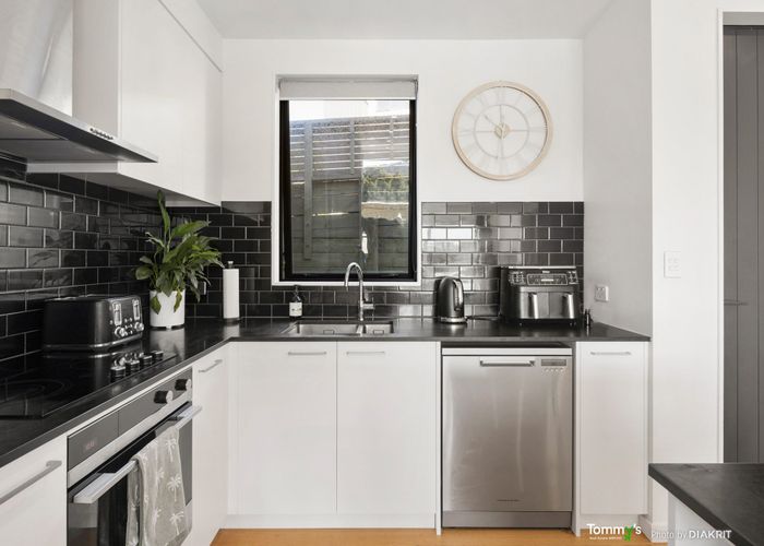 at 7/52 High Street, Island Bay, Wellington