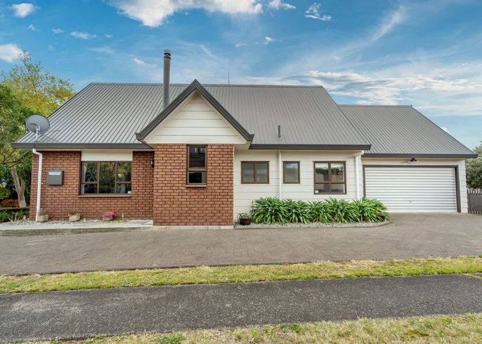  at 19 Ngaio Place, Pukete, Hamilton