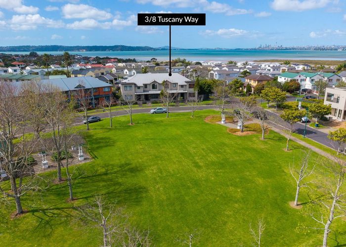  at 3/8 Tuscany Way, Te Atatu Peninsula, Waitakere City, Auckland