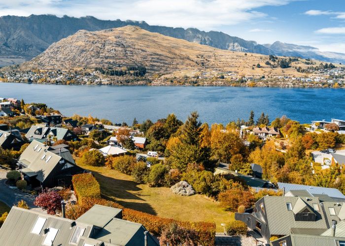  at 9 and 10/64 Goldfield Heights, Queenstown East, Queenstown-Lakes, Otago