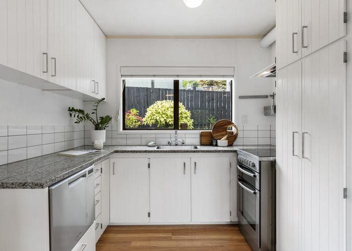  at 2/24 Gatman Street, Birkdale, Auckland