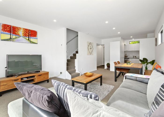  at 1/7 Handyside Street, Tawa, Wellington
