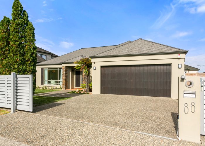  at 88 Gracechurch Drive, Flat Bush, Auckland