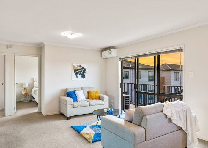  at 180/172 Mcleod Road, Te Atatu South, Auckland