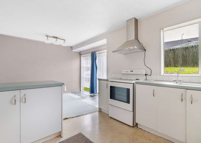  at 6 Skelton Avenue, Randwick Park, Manukau City, Auckland