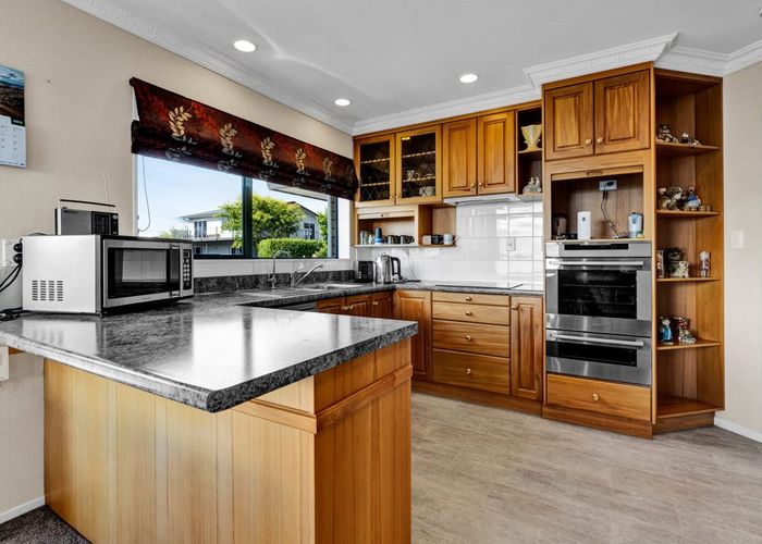  at 20 Kellyville Heights, Merrilands, New Plymouth