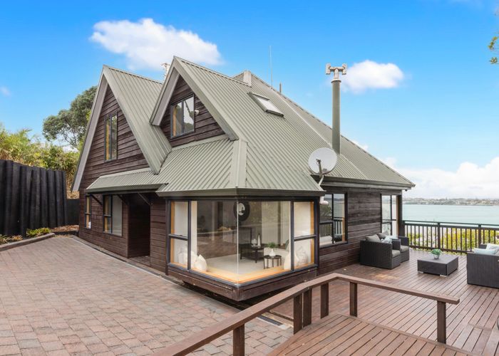  at 1 Bamfield Place, Hillsborough, Auckland