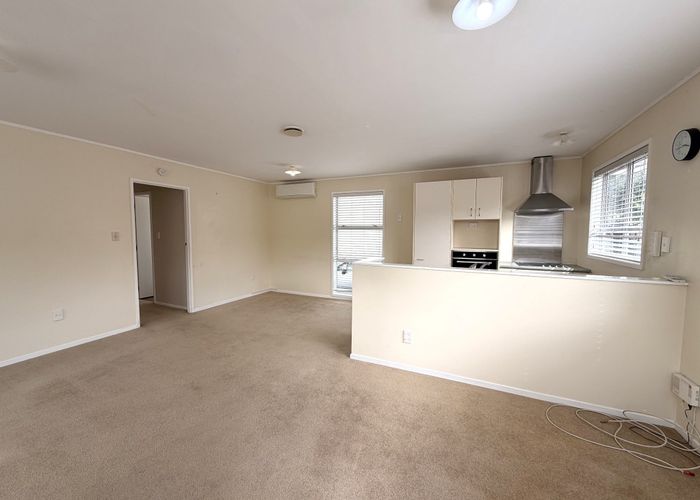  at 2/7 Almond Place, Mount Wellington, Auckland City, Auckland
