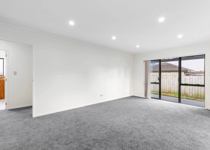  at 2/12 Fairview Road, Papatoetoe, Auckland