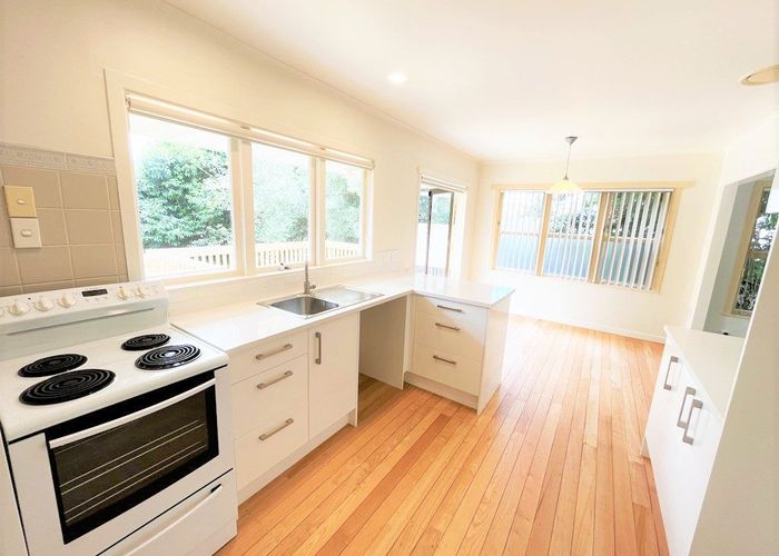  at 16 Andrew Road, Howick, Auckland