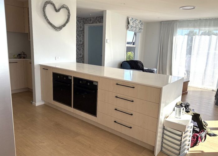  at 6 Broadview Way, Richmond, Richmond