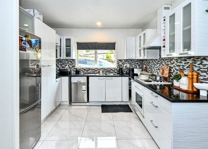  at 27 Dovey Place, Massey, Waitakere City, Auckland