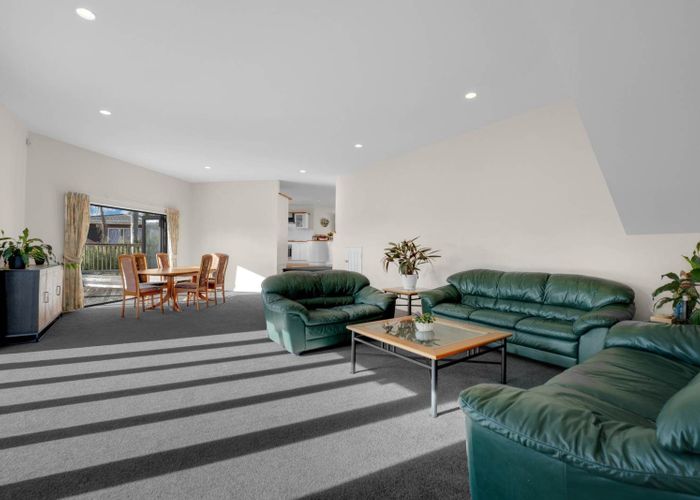  at 17 Eastwood Rise, Browns Bay, North Shore City, Auckland