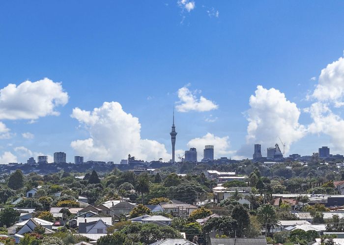  at 10 Louvain Avenue, Mount Roskill, Auckland City, Auckland