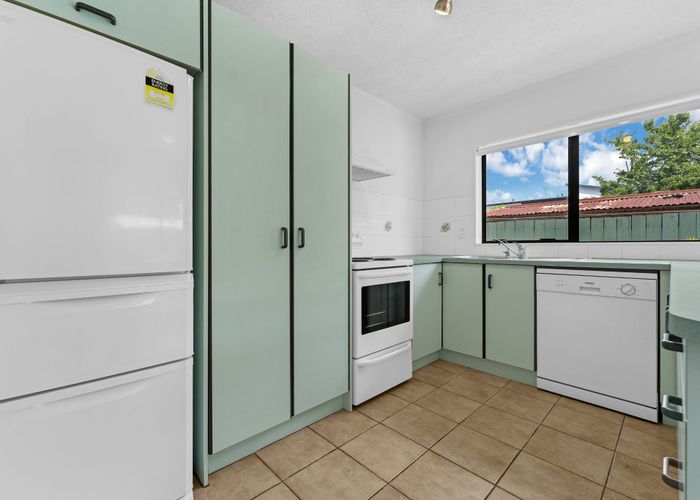  at 8/39 Swanson Road, Henderson, Waitakere City, Auckland