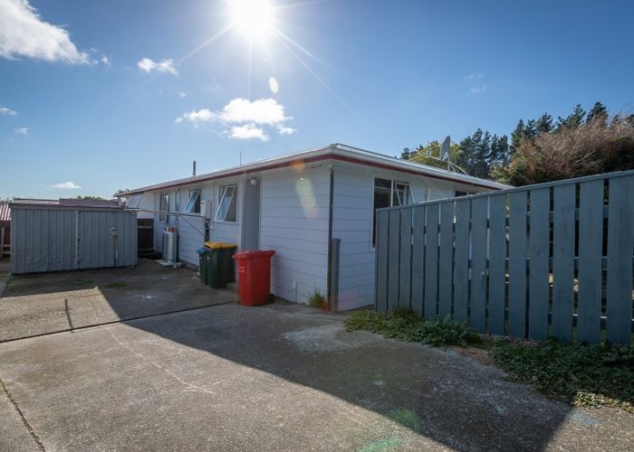  at 2 Japonica Crescent, Ranui, Porirua