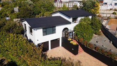  at 8 Hillview Crescent, Paparangi, Wellington