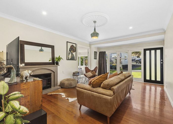  at 49 Cluny Road, Plimmerton, Porirua, Wellington