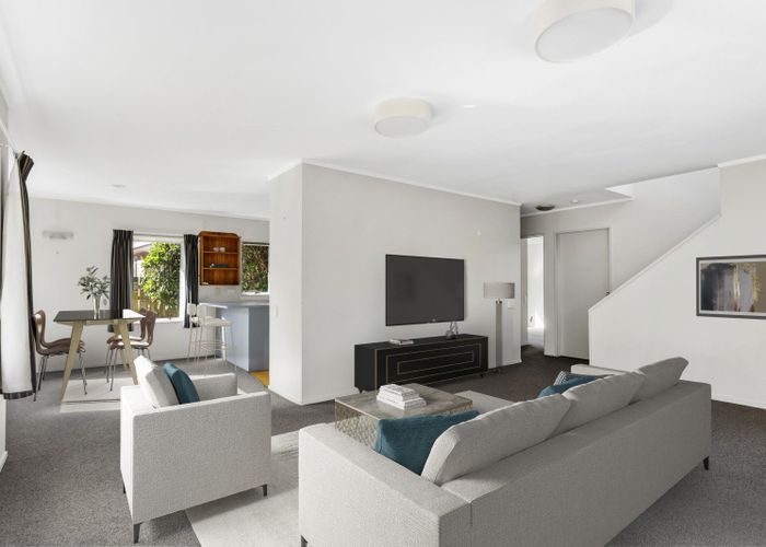  at 2/7 Lonsdale Street, Ellerslie, Auckland