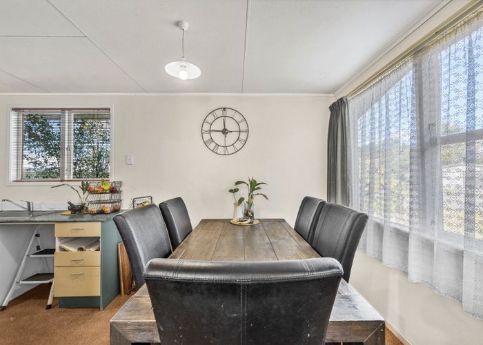  at 4 Jade Place, Pukehangi, Rotorua