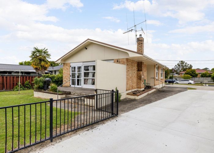  at 1/19 Greta Street, Glenview, Hamilton