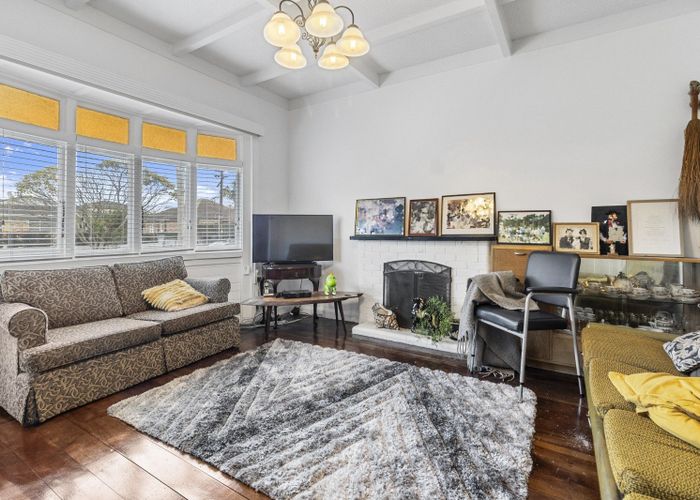  at 9 Hazelmere Road, Sandringham, Auckland