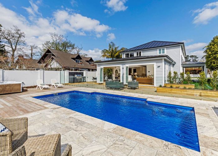  at 19 Oak Manor Drive, Albany, North Shore City, Auckland