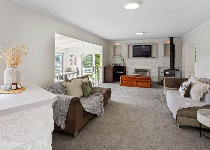  at 6 Lindale Grove, Waikanae Beach, Kapiti Coast, Wellington