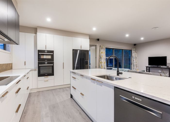  at 29 Kaimai Place, Aotea, Porirua
