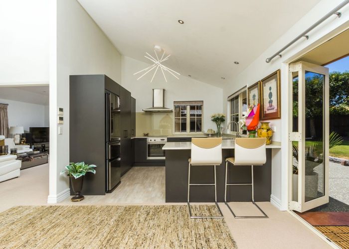  at 36 Saint James Avenue, Richmond
