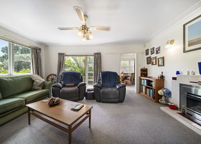  at 2 Claymore Street, Manurewa, Auckland