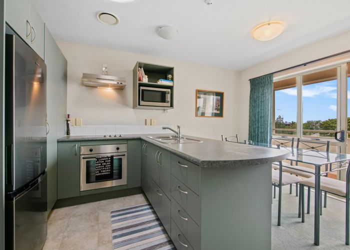  at 2/81 Birkenhead Avenue, Birkenhead, North Shore City, Auckland
