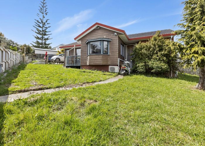  at 1 Garcia Place, West Harbour, Auckland