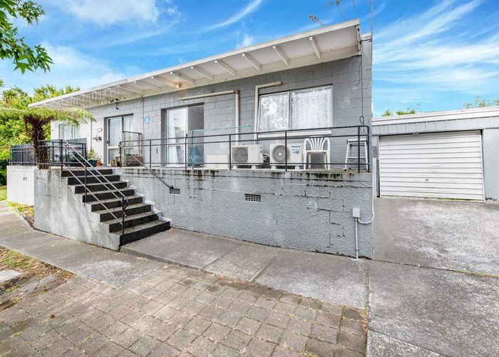  at 4/92 Titirangi Road, New Lynn, Waitakere City, Auckland