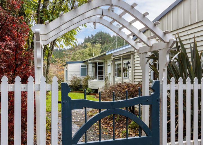 at 749 Motukawa Road, Inglewood
