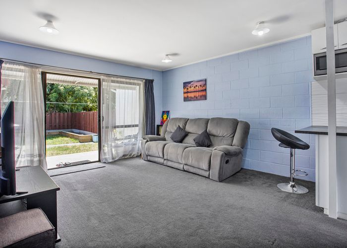  at 4/22 Longford Street, Mount Wellington, Auckland