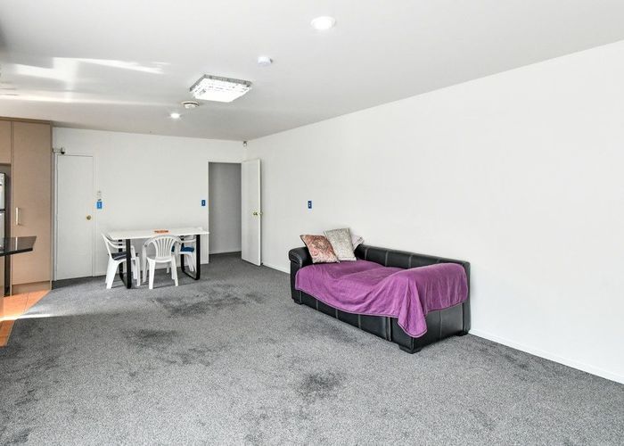  at 2/94 Pah Road, Papatoetoe, Auckland