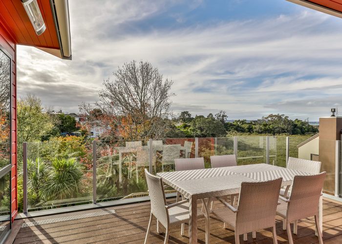  at 88 Tiroroa Avenue, Te Atatu South, Waitakere City, Auckland