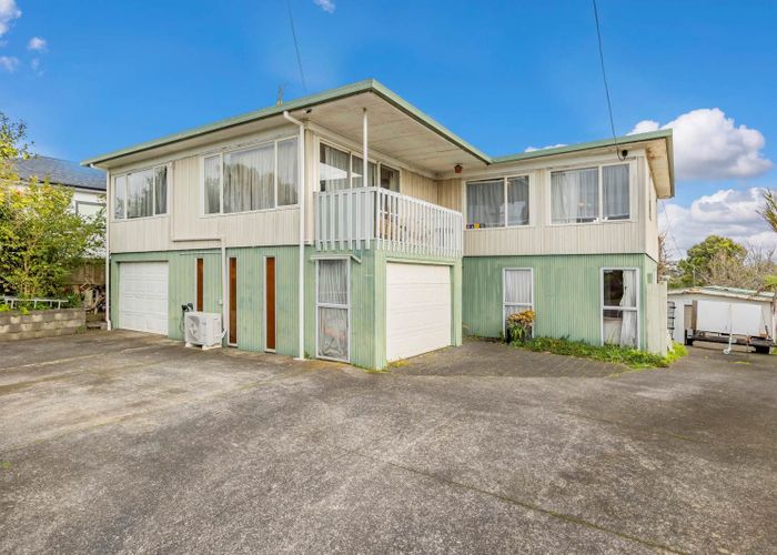  at 131 Arran Road, Browns Bay, North Shore City, Auckland